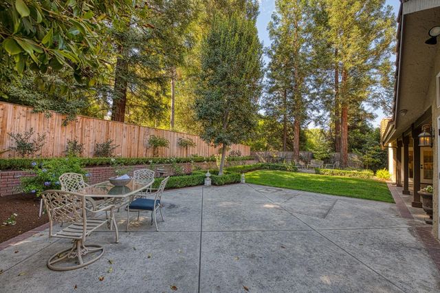 9212 N Maiden Lane, Fresno, CA 93720