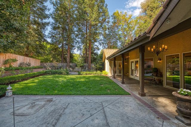 9212 N Maiden Lane, Fresno, CA 93720