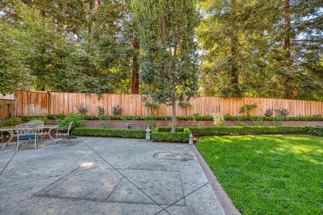 9212 N Maiden Lane, Fresno, CA 93720
