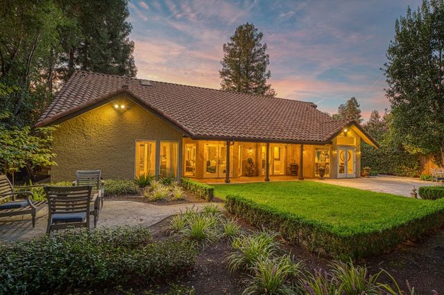 9212 N Maiden Lane, Fresno, CA 93720