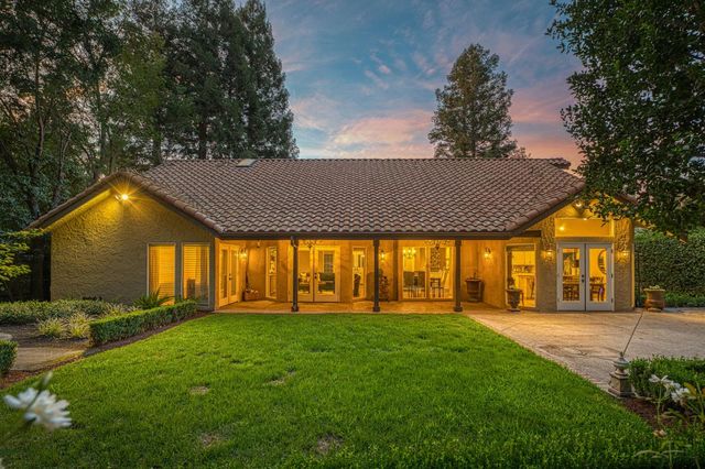 9212 N Maiden Lane, Fresno, CA 93720
