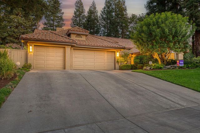 9212 N Maiden Lane, Fresno, CA 93720