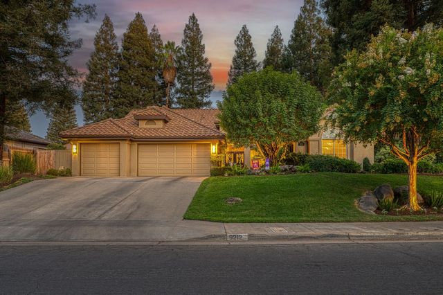 9212 N Maiden Lane, Fresno, CA 93720