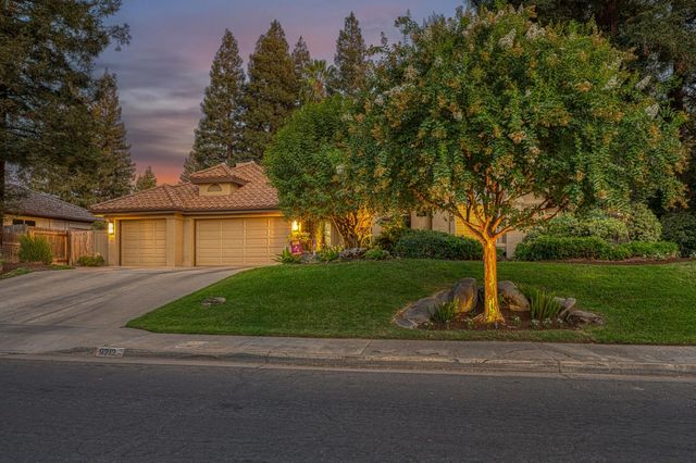 9212 N Maiden Lane, Fresno, CA 93720