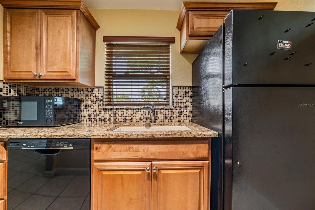 Image 6 of property listing at 104 CORDOVA GREEN, Seminole, FL 33777