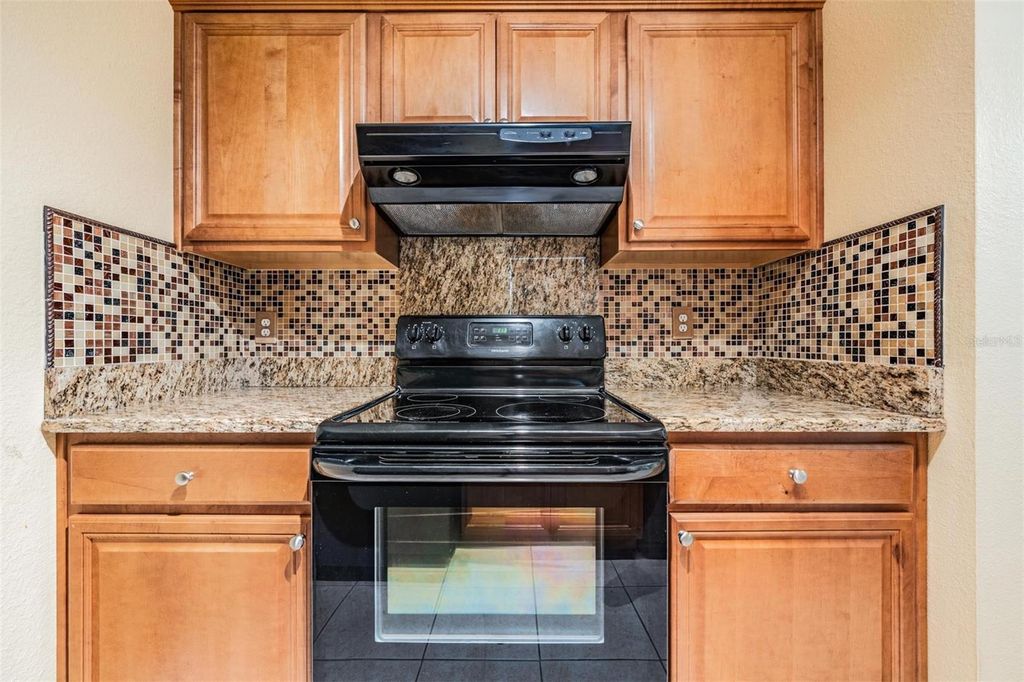 Image 7 of property listing at 104 CORDOVA GREEN, Seminole, FL 33777