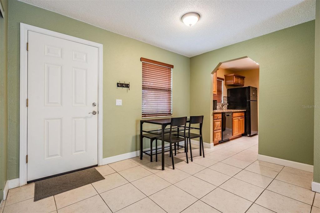 Image 10 of property listing at 104 CORDOVA GREEN, Seminole, FL 33777
