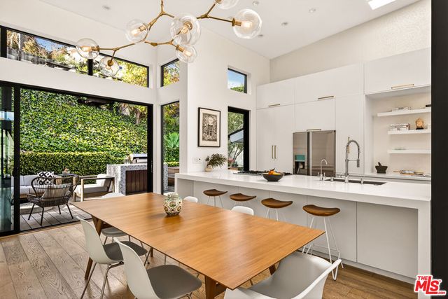 3526 Stoner Avenue, Los Angeles, CA 90066