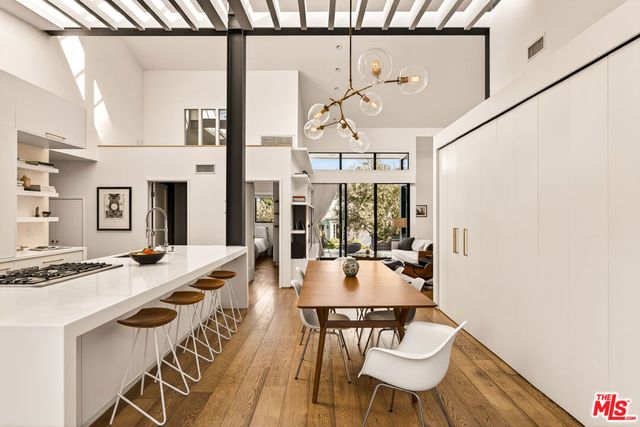 3526 Stoner Avenue, Los Angeles, CA 90066