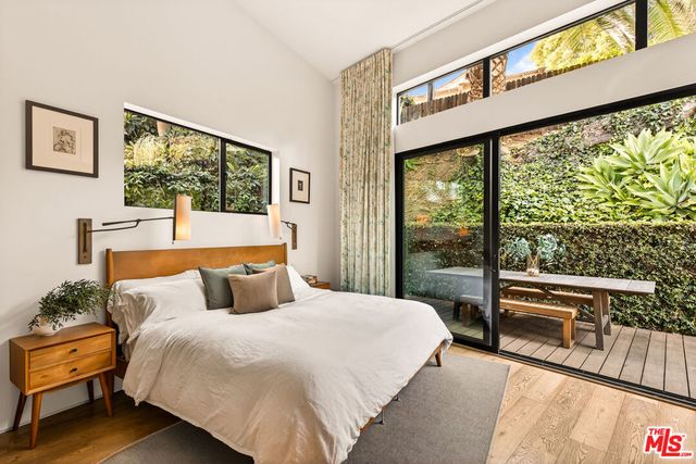 3526 Stoner Avenue, Los Angeles, CA 90066