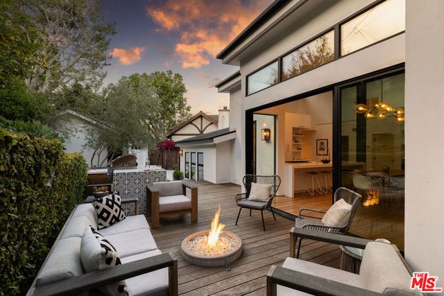 3526 Stoner Avenue, Los Angeles, CA 90066