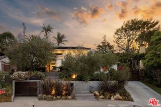 3526 Stoner Avenue, Los Angeles, CA 90066