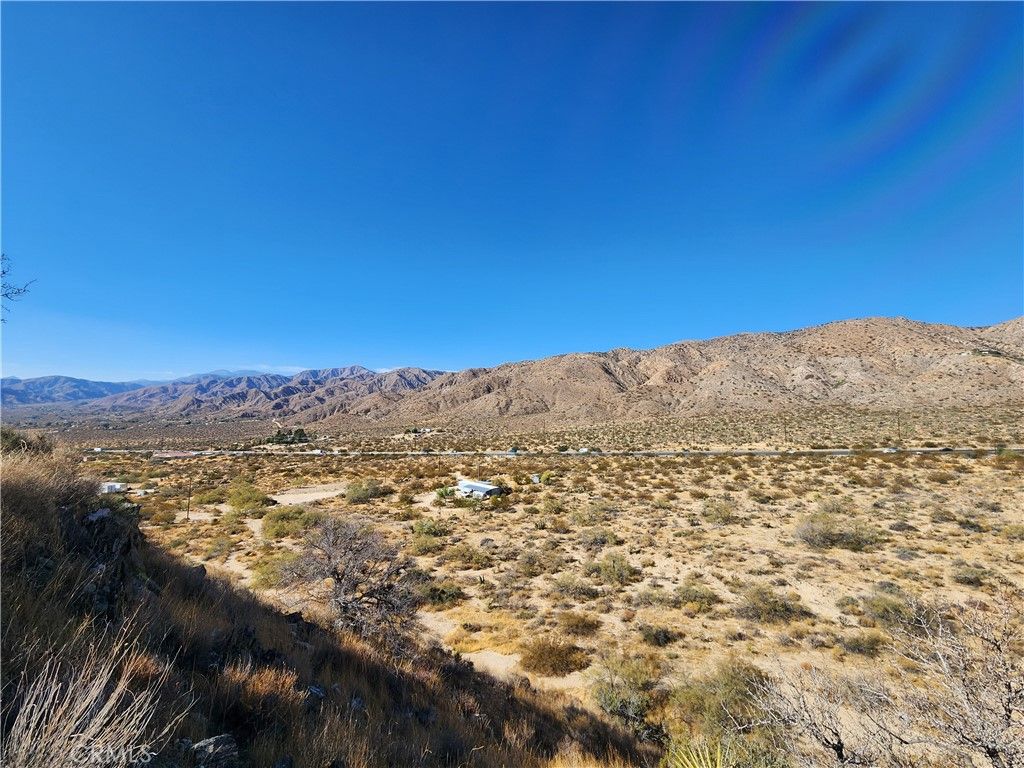 Image 7 of property listing at 29 Palms Highway, Morongo Valley, CA 92256