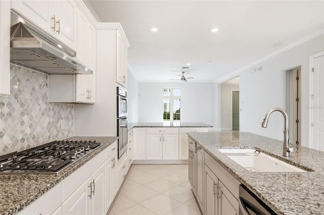 8807 FOUNTAIN PALM ALY, Winter Garden, FL 34787