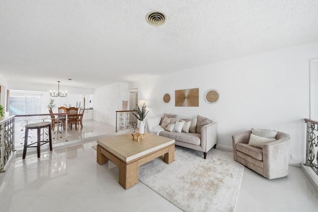 5501 Monroe Street, Hollywood, FL 33021