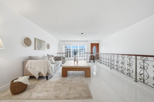 5501 Monroe Street, Hollywood, FL 33021