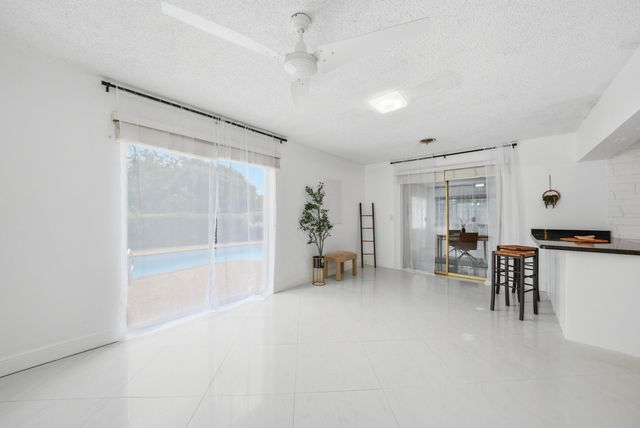 5501 Monroe Street, Hollywood, FL 33021
