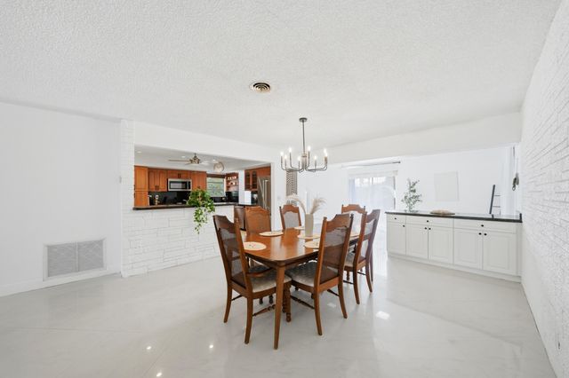 5501 Monroe Street, Hollywood, FL 33021