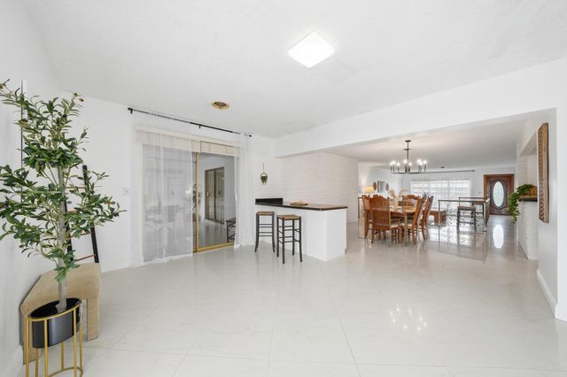5501 Monroe Street, Hollywood, FL 33021