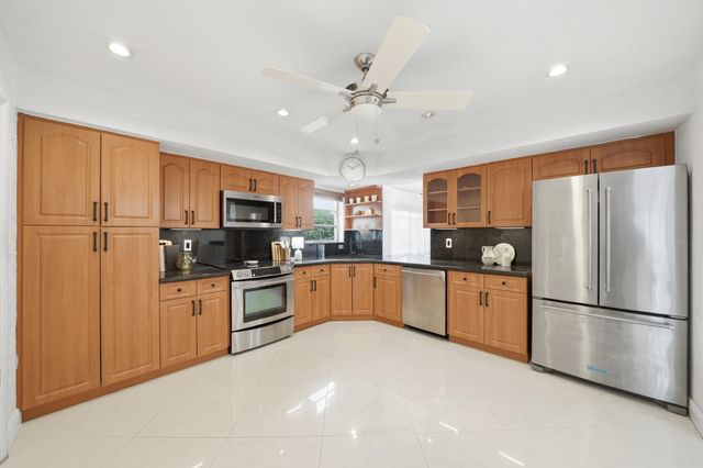 5501 Monroe Street, Hollywood, FL 33021