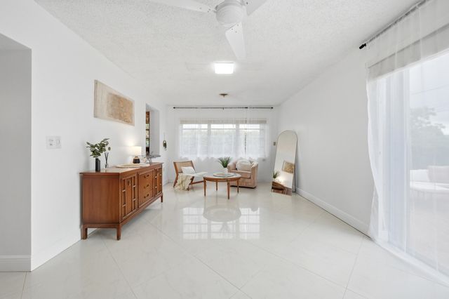 5501 Monroe Street, Hollywood, FL 33021