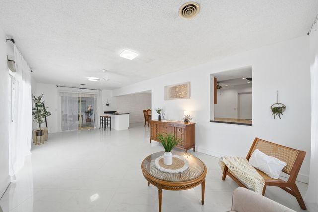 5501 Monroe Street, Hollywood, FL 33021