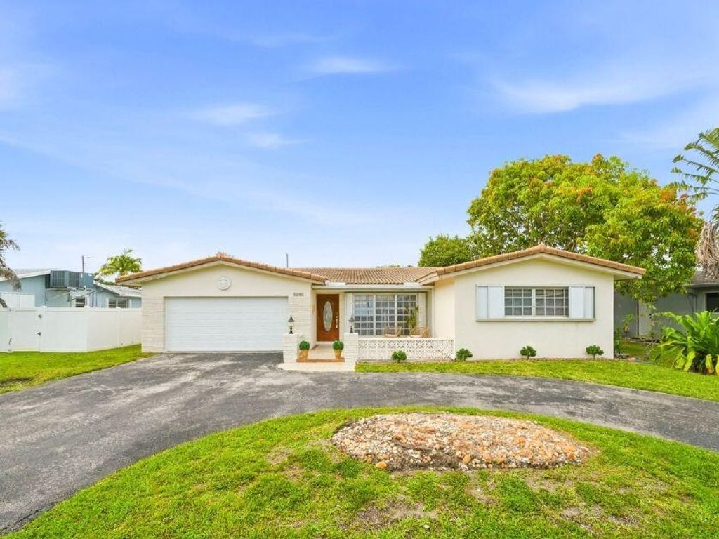 5501 Monroe Street, Hollywood, FL 33021