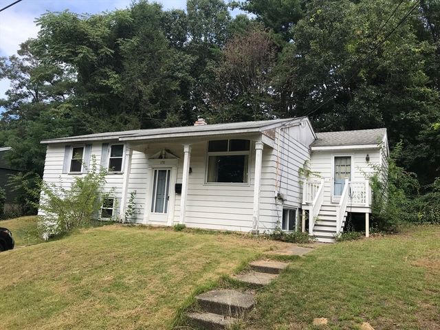 170 Bradley St, Lowell, MA 01850