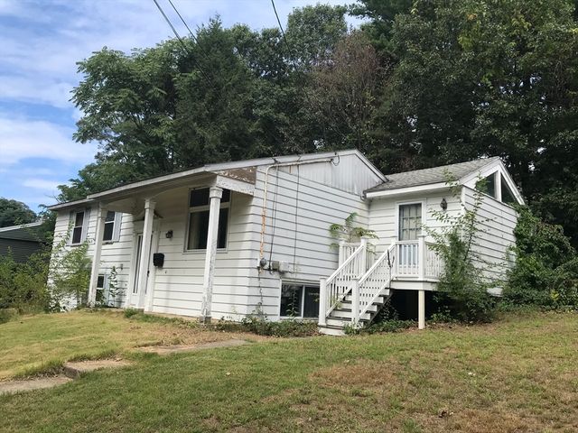 170 Bradley St, Lowell, MA 01850