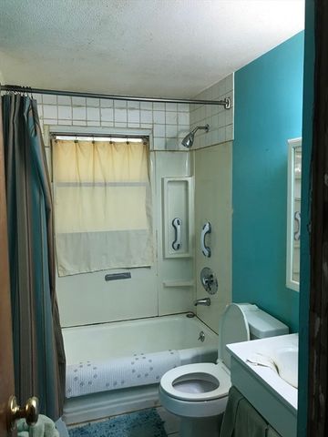170 Bradley St, Lowell, MA 01850