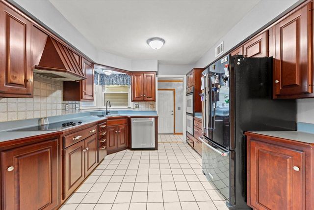 3632 S 60th STREET, Milwaukee, WI 53220