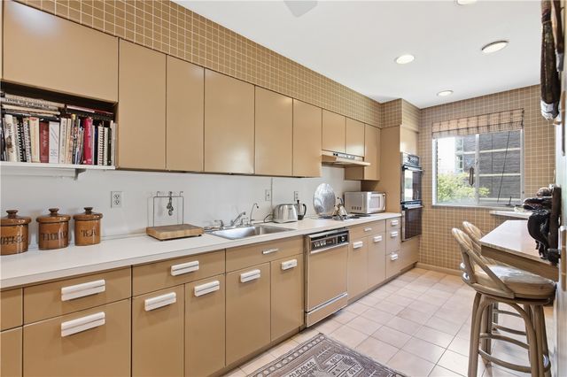 128 N Craig 416, Oakland, PA 15213