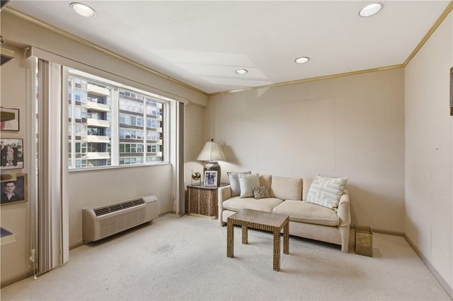 128 N Craig 416, Oakland, PA 15213