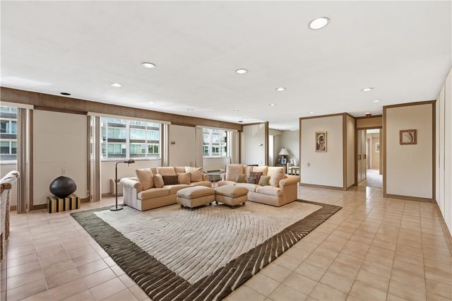 128 N Craig 416, Oakland, PA 15213