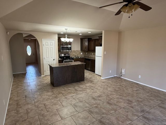 1518 Mayse St, San Angelo, TX 76903