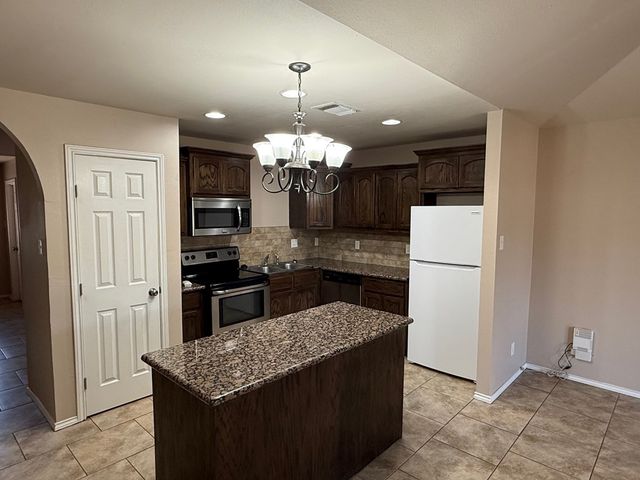 1518 Mayse St, San Angelo, TX 76903