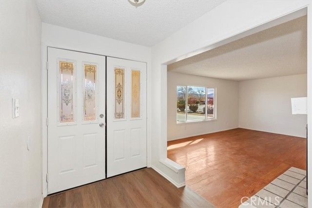 12650 Running Deer Road, Apple Valley, CA 92308