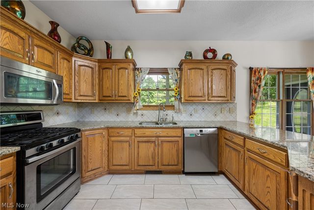 1366 Castalia Drive, New Franklin, OH 44203