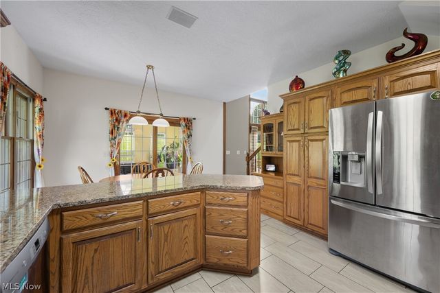 1366 Castalia Drive, New Franklin, OH 44203