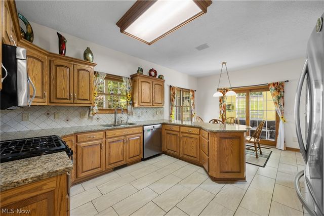1366 Castalia Drive, New Franklin, OH 44203