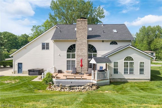 1366 Castalia Drive, New Franklin, OH 44203