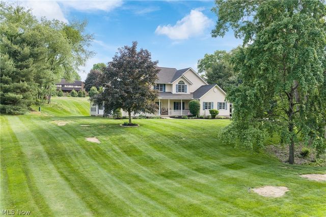 1366 Castalia Drive, New Franklin, OH 44203