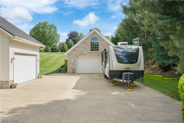1366 Castalia Drive, New Franklin, OH 44203