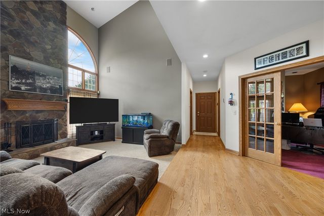 1366 Castalia Drive, New Franklin, OH 44203