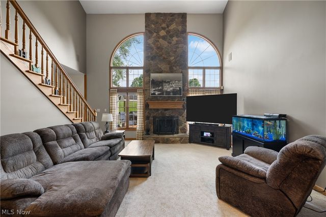 1366 Castalia Drive, New Franklin, OH 44203