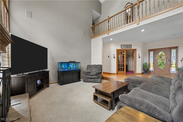 1366 Castalia Drive, New Franklin, OH 44203