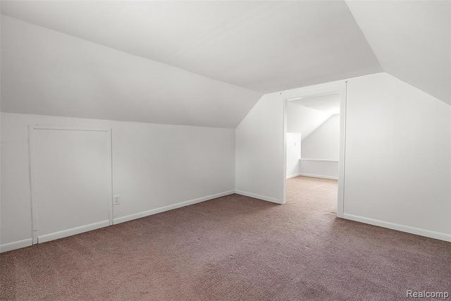898 E Barrett Avenue, Madison Heights, MI 48071