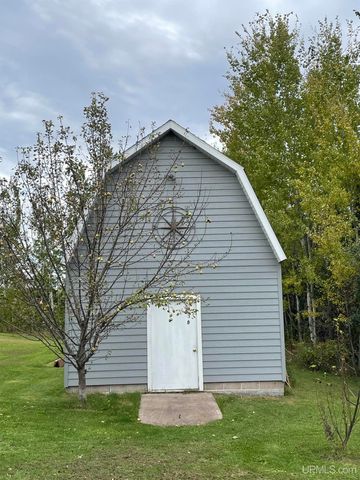 21524 Massie Road, Chassell, MI 49916