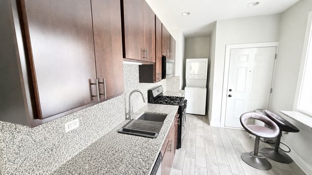 3357 W Huron Street 3, Chicago, IL 60624