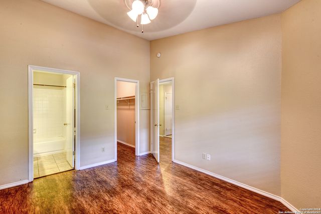 4803 Hamilton Wolfe Rd Apt 916, San Antonio, TX 78229